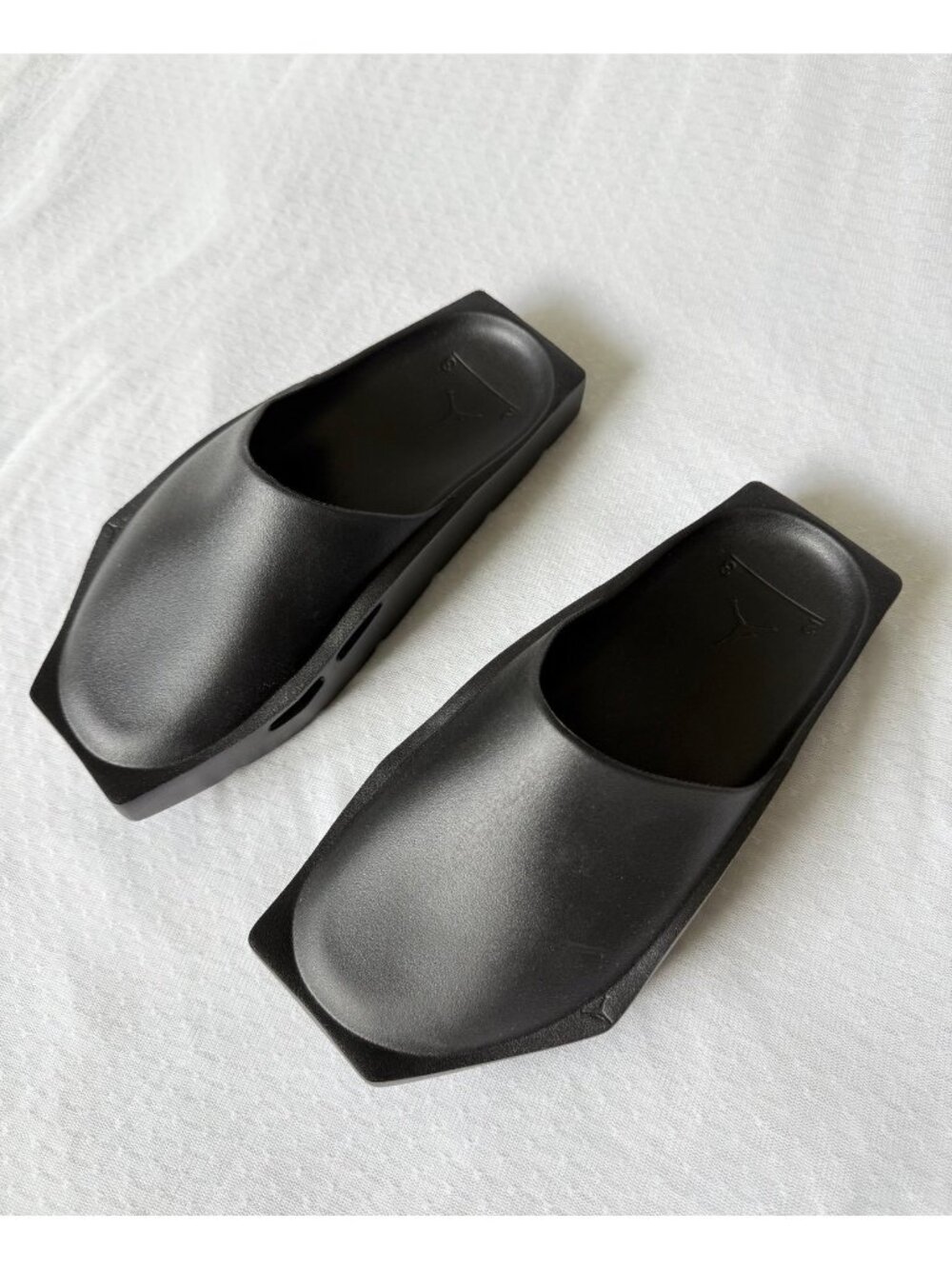 7 Women’s slides Air Jordan Billie Eilish x  Jordan Hex Mule 'Black' DQ8337-001